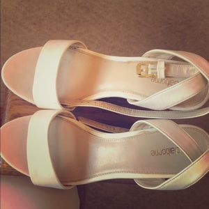 Liz Claiborne white wedges